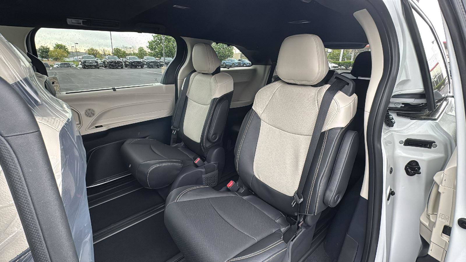 New 2026 Toyota Sienna Limited AWD/4WD image 9