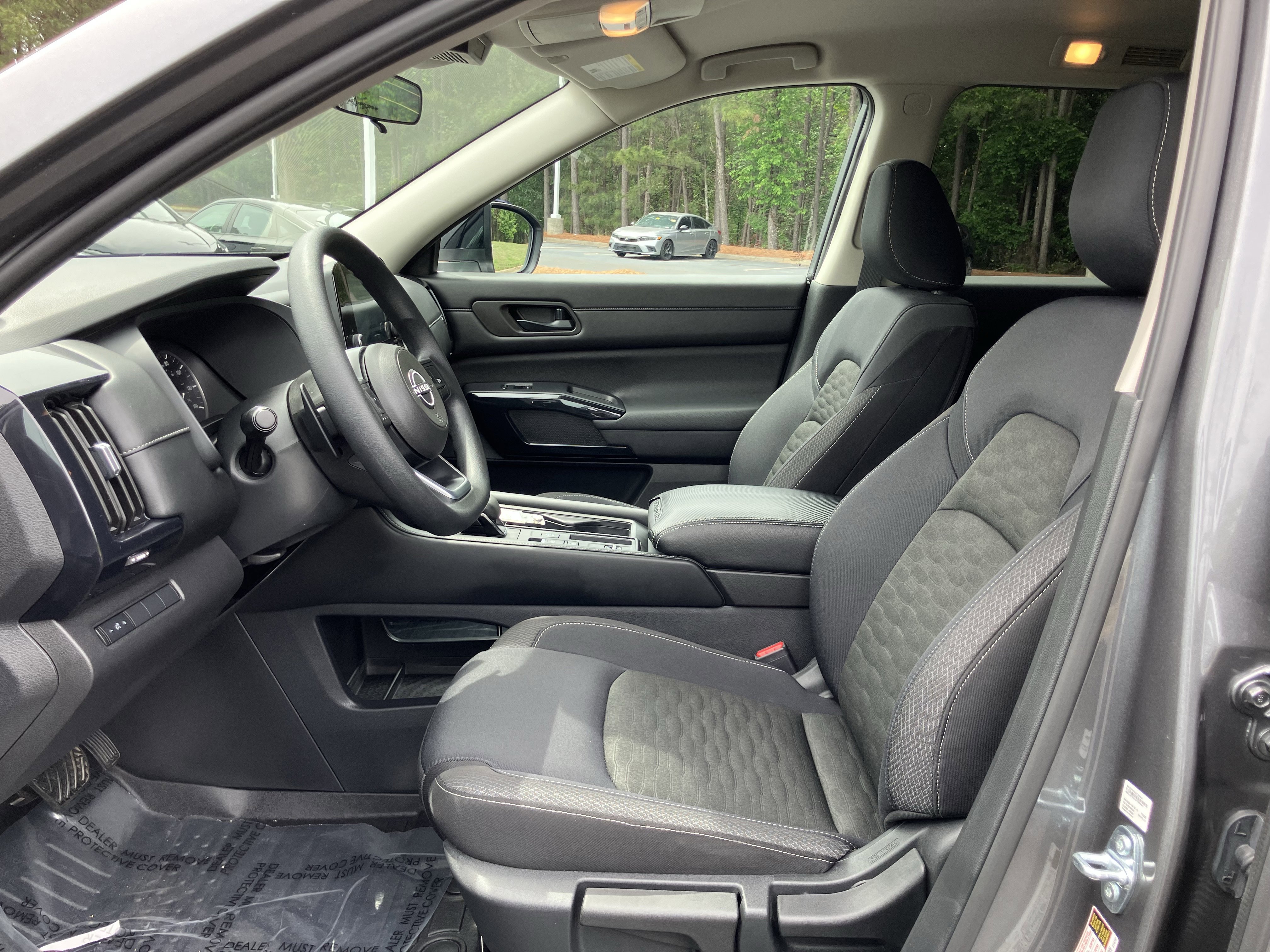 Used 2025 Nissan Pathfinder S FWD image 16