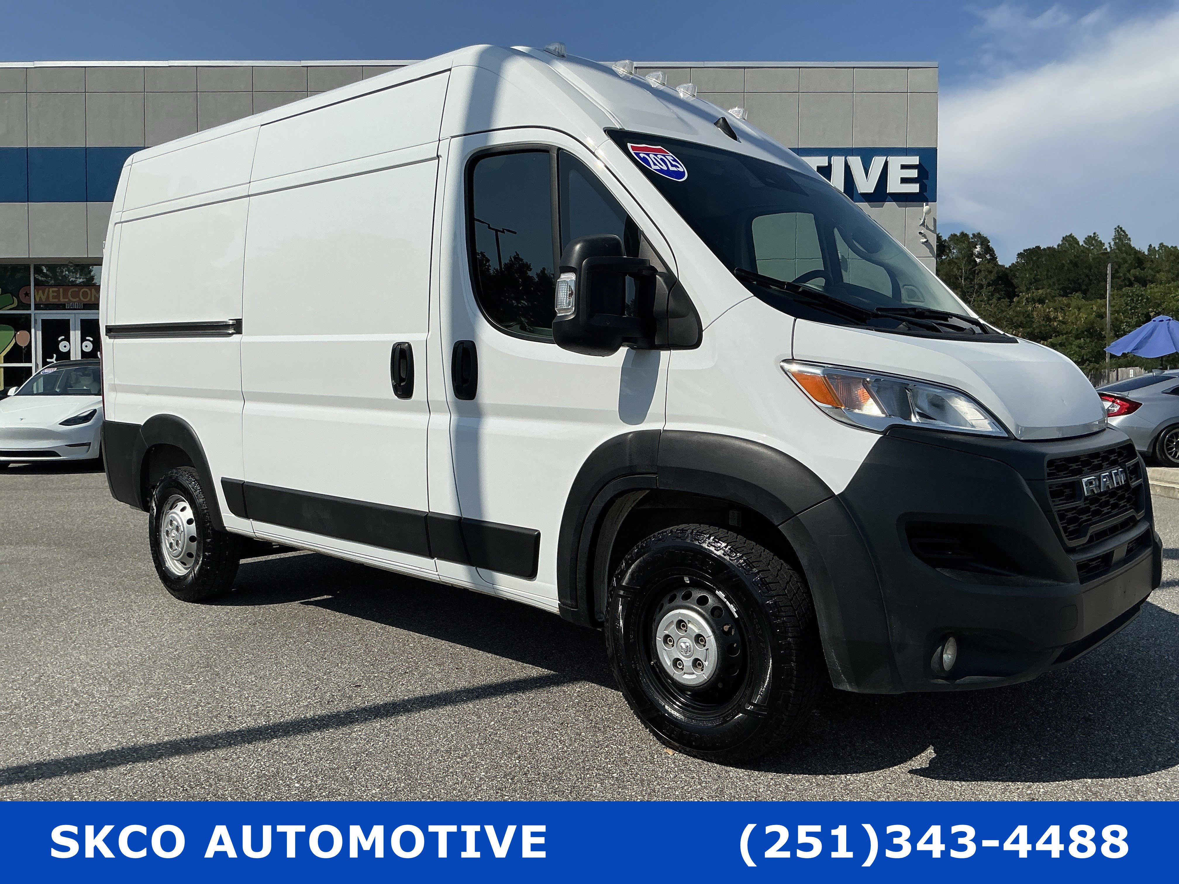 Used 2025 RAM ProMaster 2500 w/ Convenience Group FWD image 7