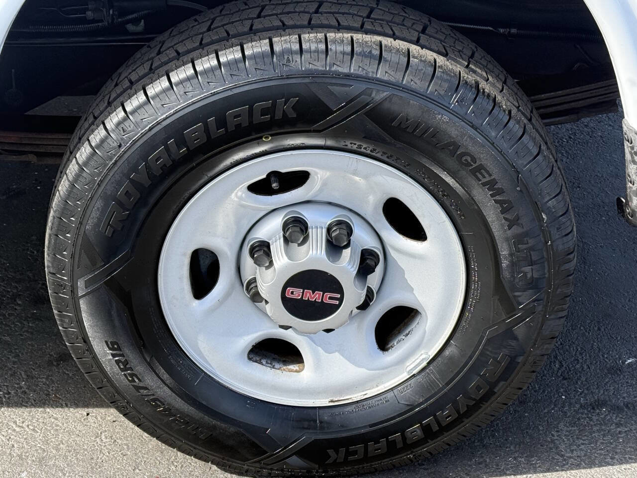 Used 2013 GMC Savana 2500 image 11