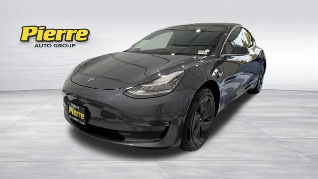 Used 2020 Tesla Model 3 Standard Range Plus RWD image 1