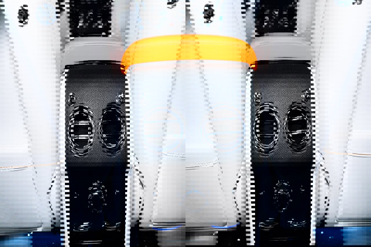 Used 2023 Rolls-Royce Cullinan w/ Cullinan Package image 40