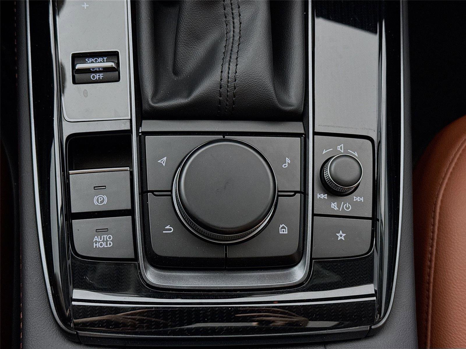 New 2025 MAZDA CX-30 Carbon image 29