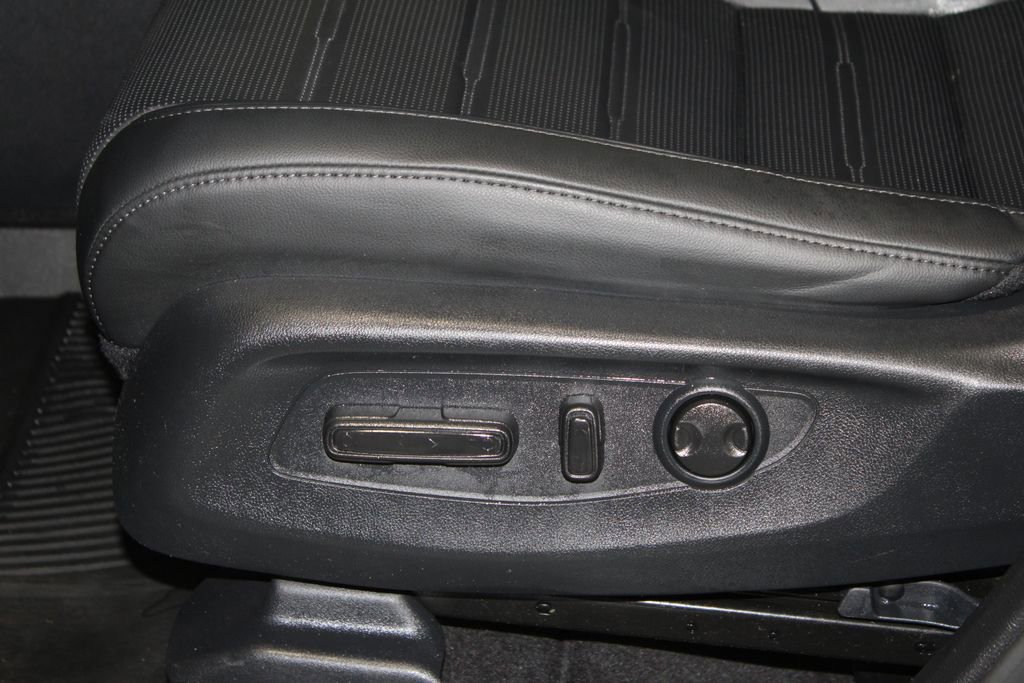 Used 2023 Honda CR-V EX-L image 13