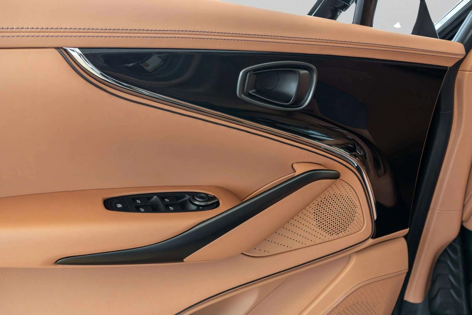 New 2026 Aston Martin DBX S AWD/4WD image 26
