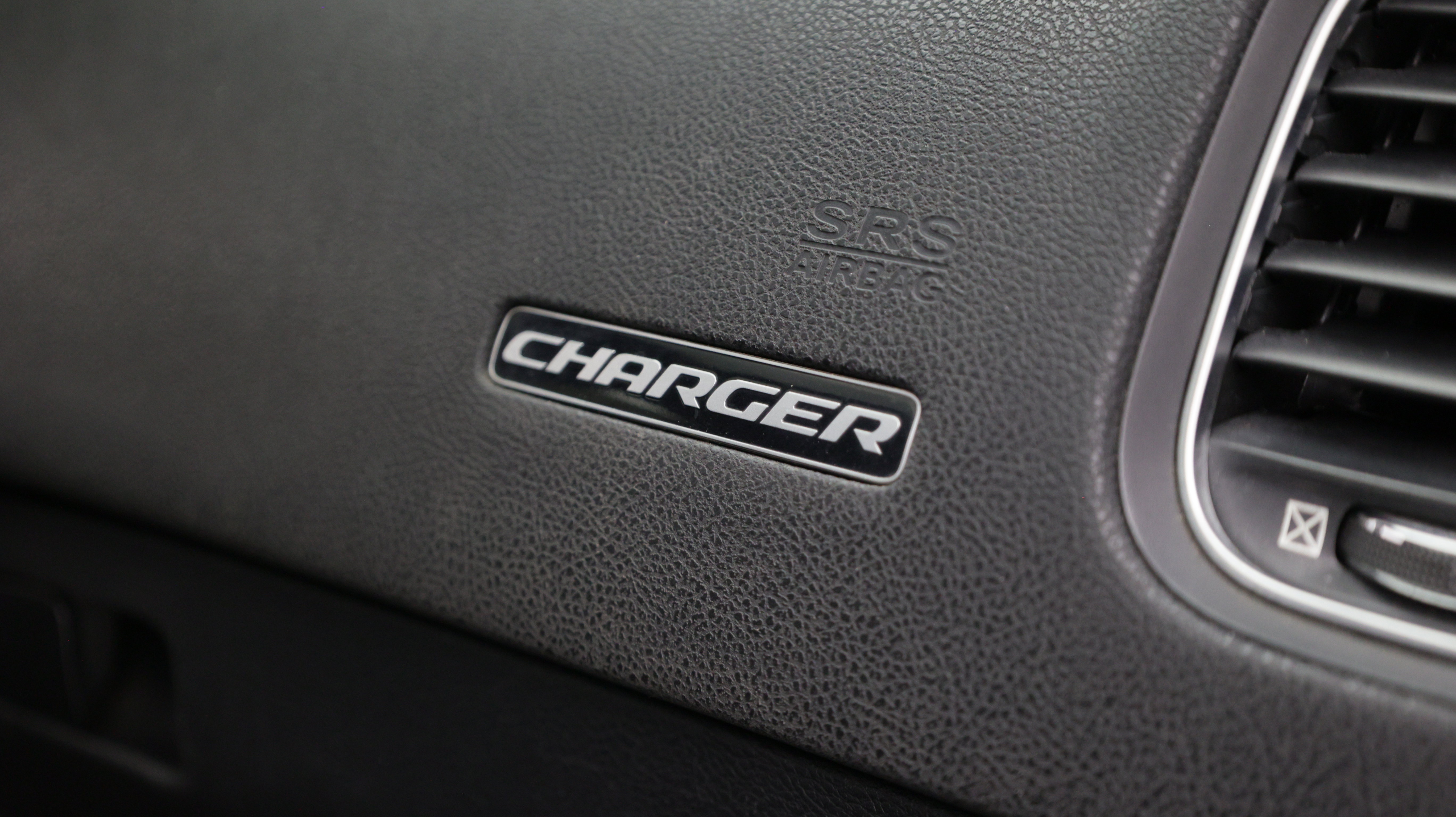 Used 2020 Dodge Charger SXT w/ Leather Interior Group RWD image 48