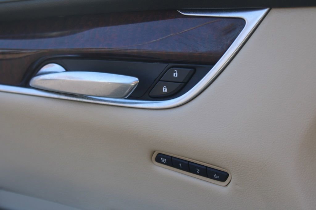 Used 2018 Cadillac XT5 Luxury w/ Driver Awareness Package image 17