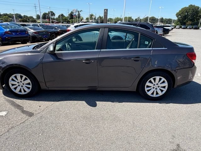 Used 2011 Chevrolet Cruze LS w/ Connectivity Package FWD image 7