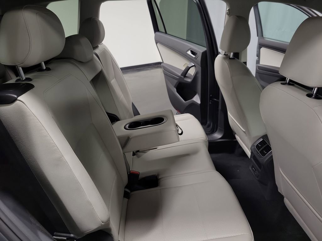 Used 2018 Volkswagen Tiguan SE image 23