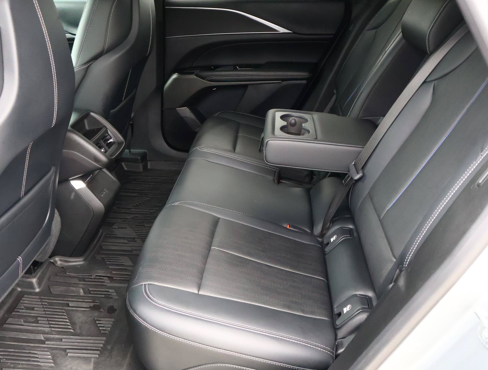 Used 2024 Cadillac Lyriq Sport RWD image 24