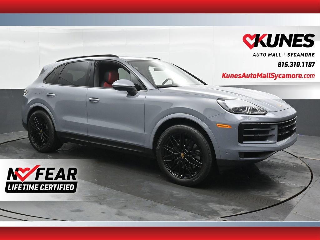 Used 2024 Porsche Cayenne image 1