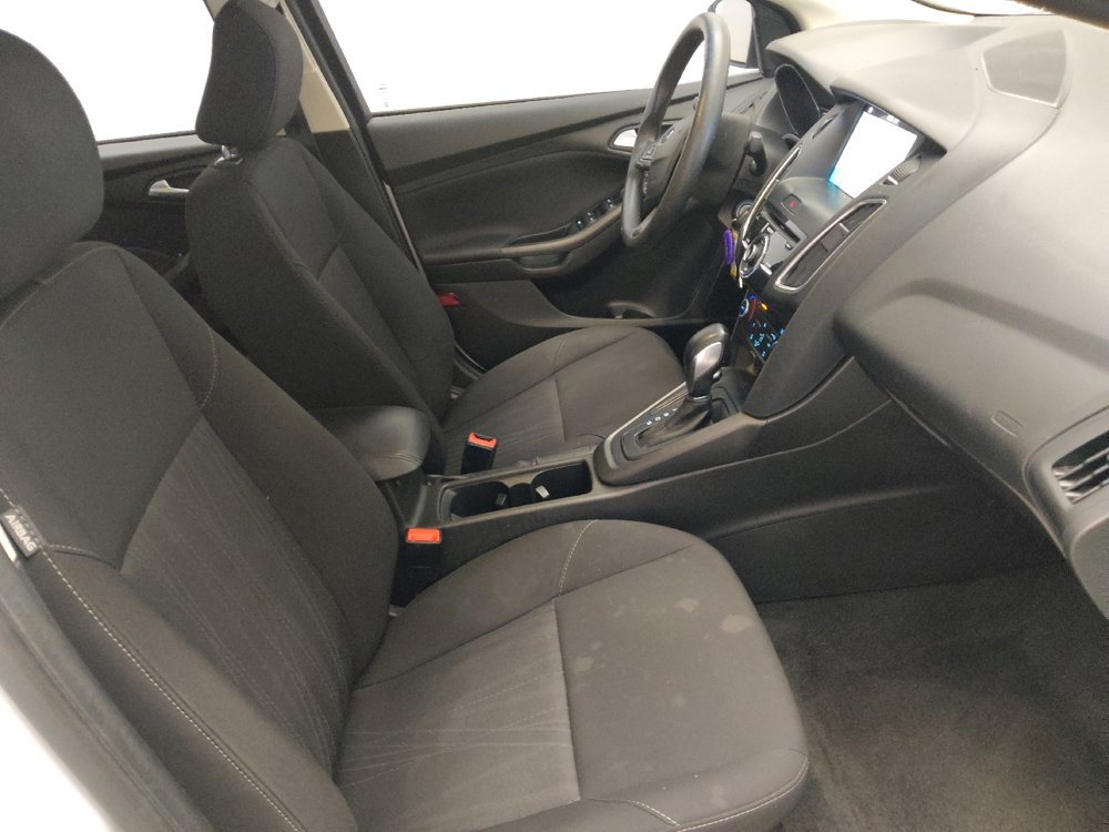 Used 2017 Ford Focus SEL FWD image 21
