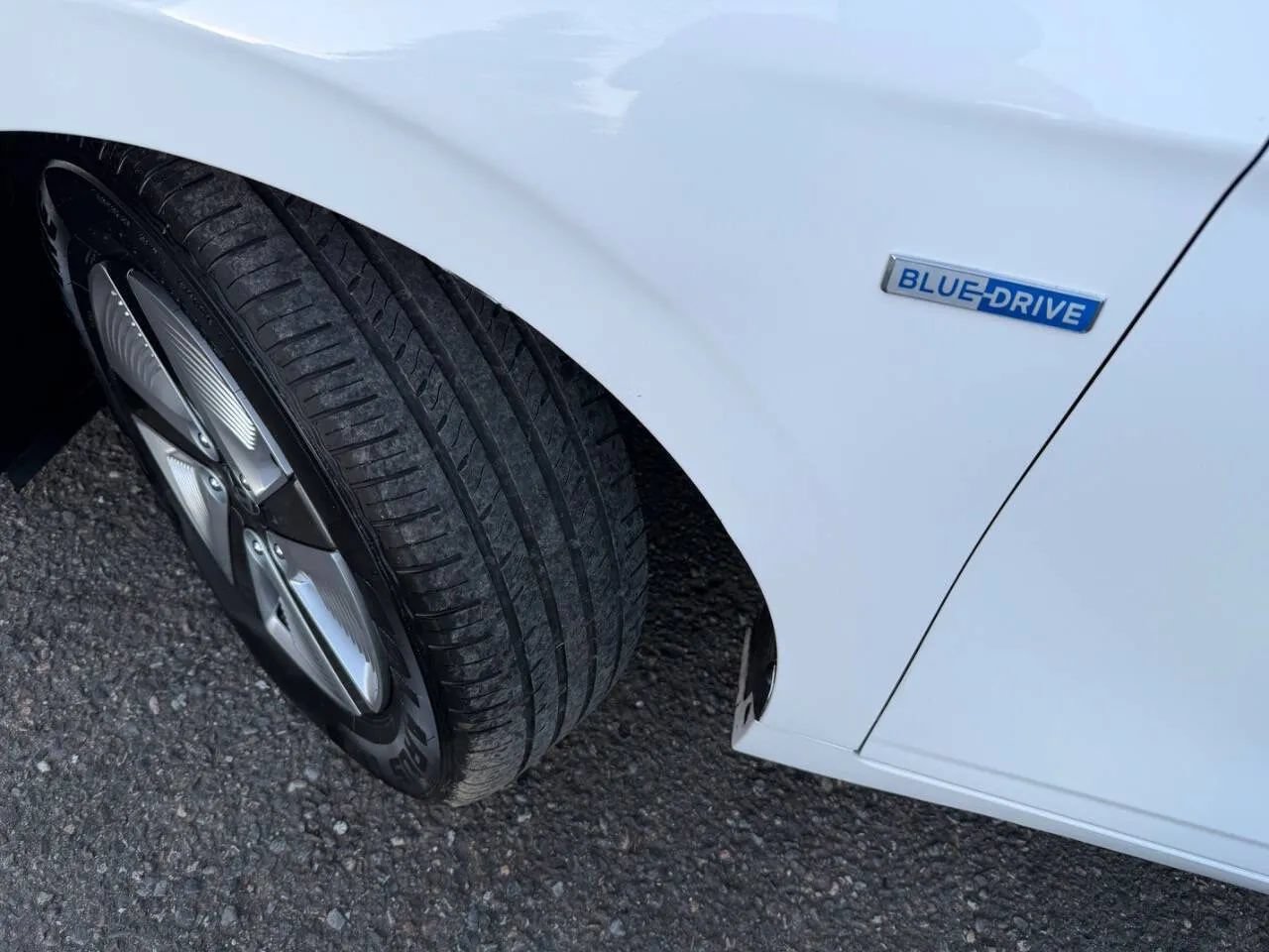 Used 2019 Hyundai Ioniq Blue FWD image 3