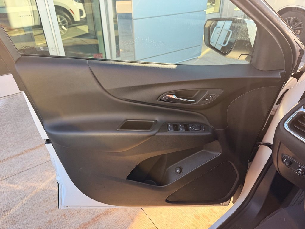 Used 2024 Chevrolet Equinox LT AWD/4WD image 22