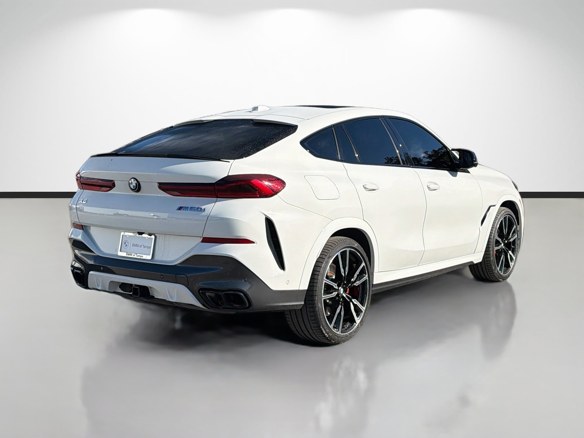 Used 2025 BMW X6 M60i AWD/4WD image 3