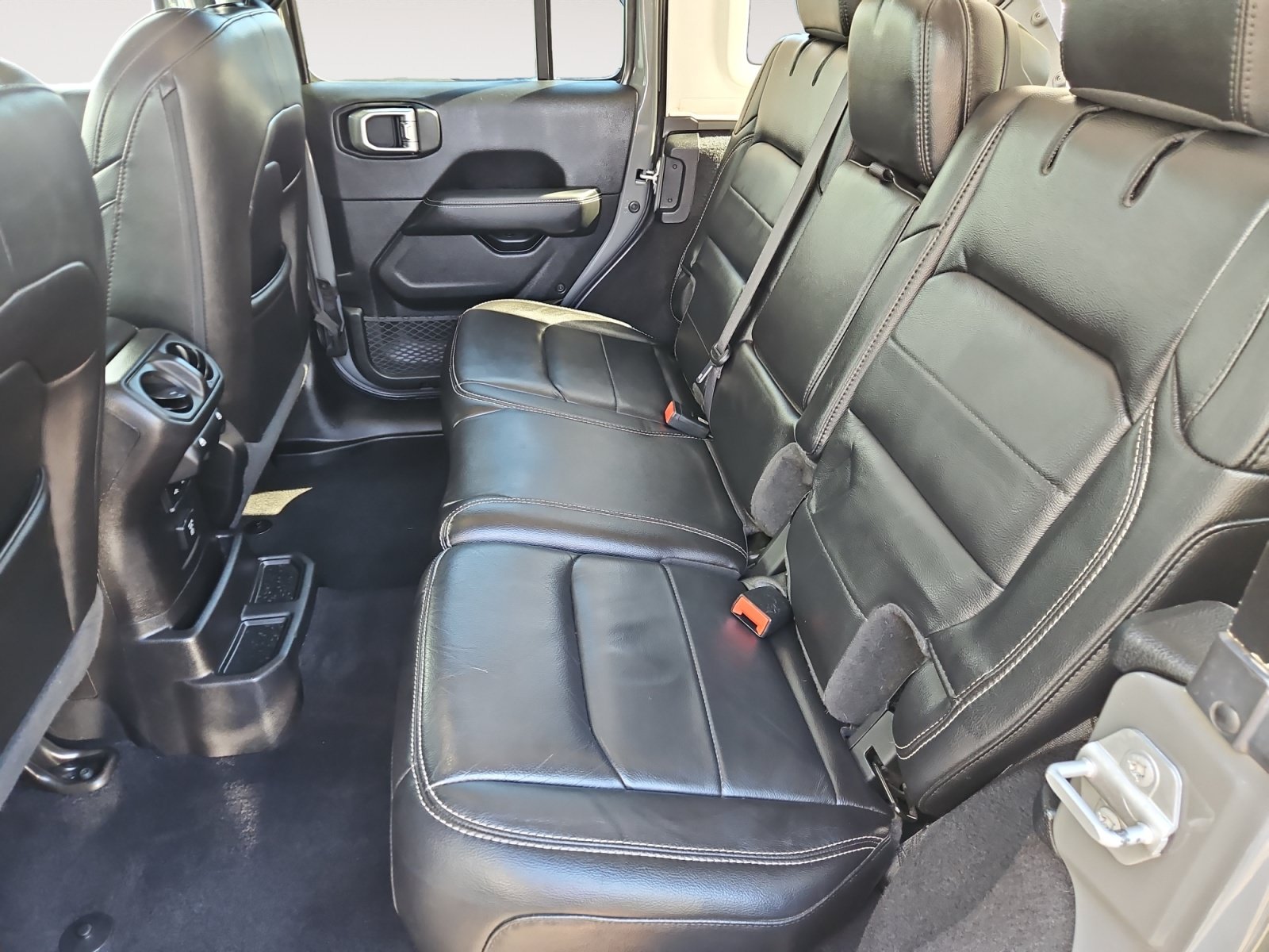 Used 2020 Jeep Wrangler Unlimited Sahara AWD/4WD image 14