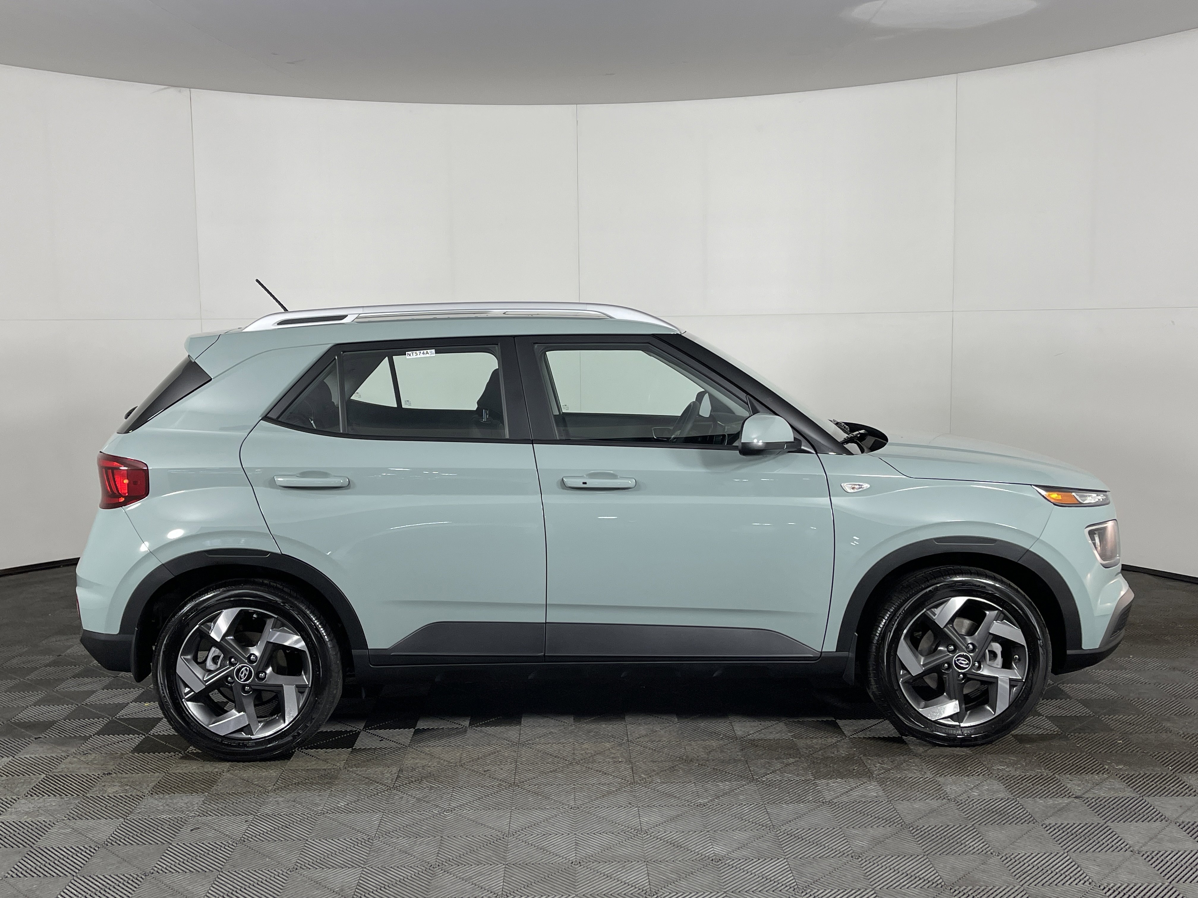 Used 2026 Hyundai Venue SEL image 5