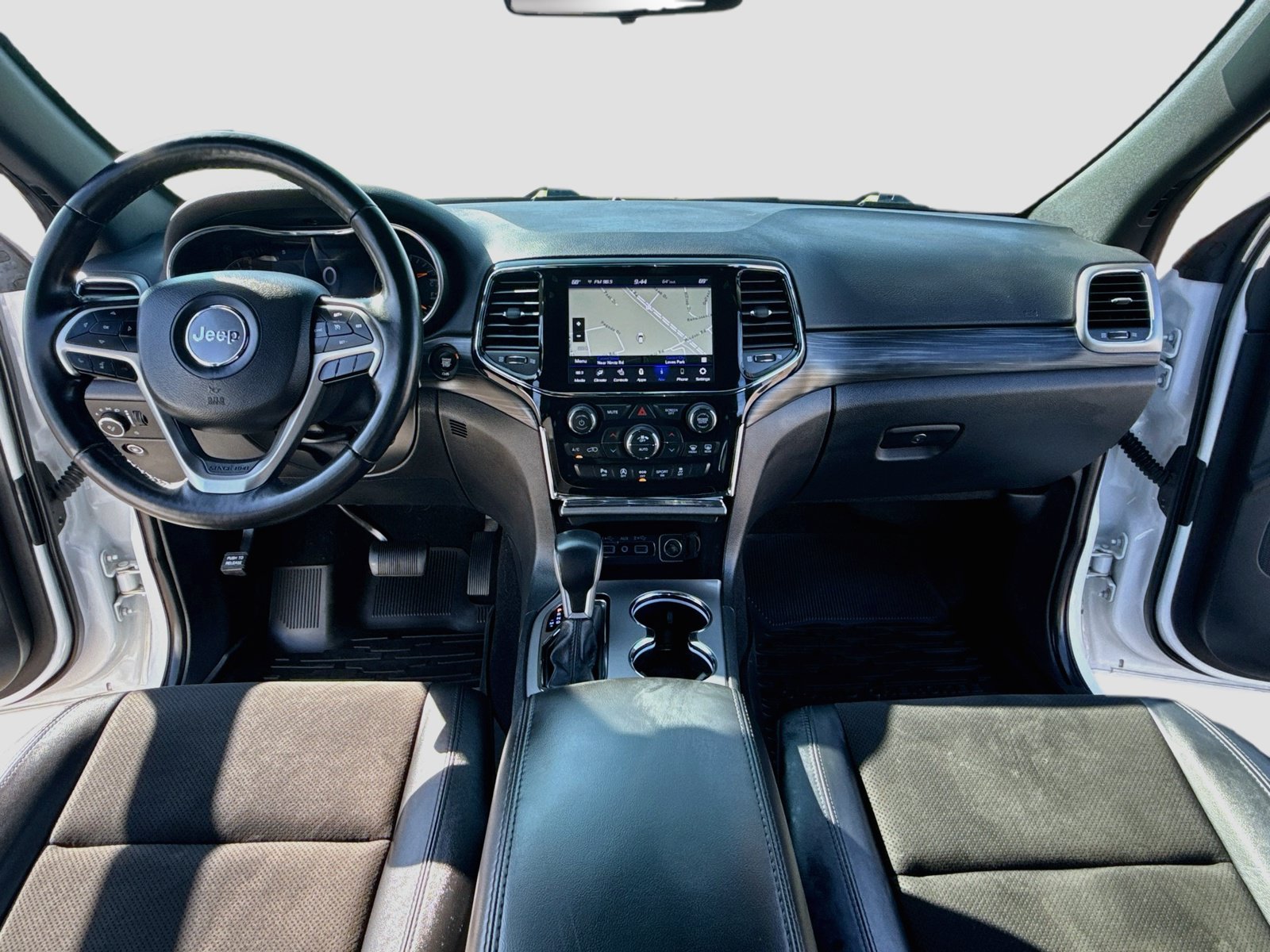 Used 2021 Jeep Grand Cherokee Laredo X AWD/4WD image 14