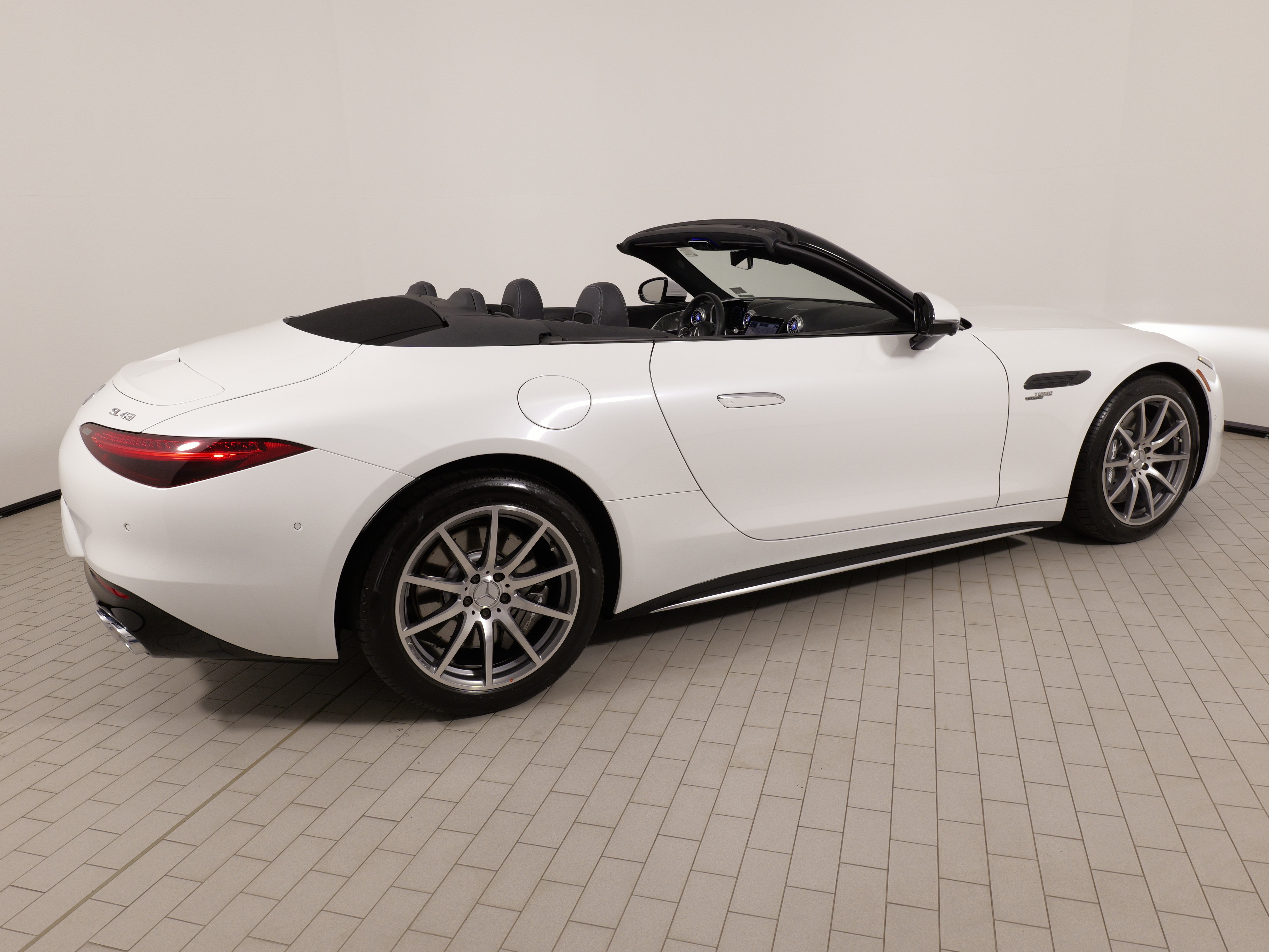 Used 2023 Mercedes-Benz SL 43 AMG image 13