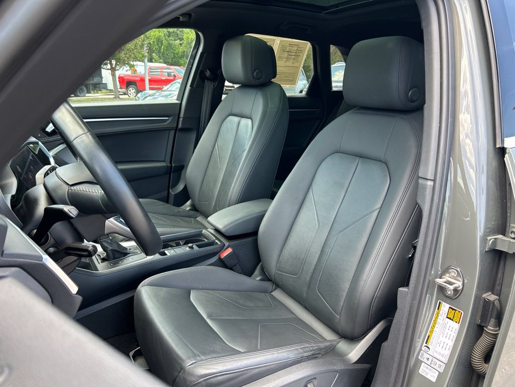 Used 2020 Audi Q3 2.0T Premium w/ Convenience Package AWD/4WD image 19