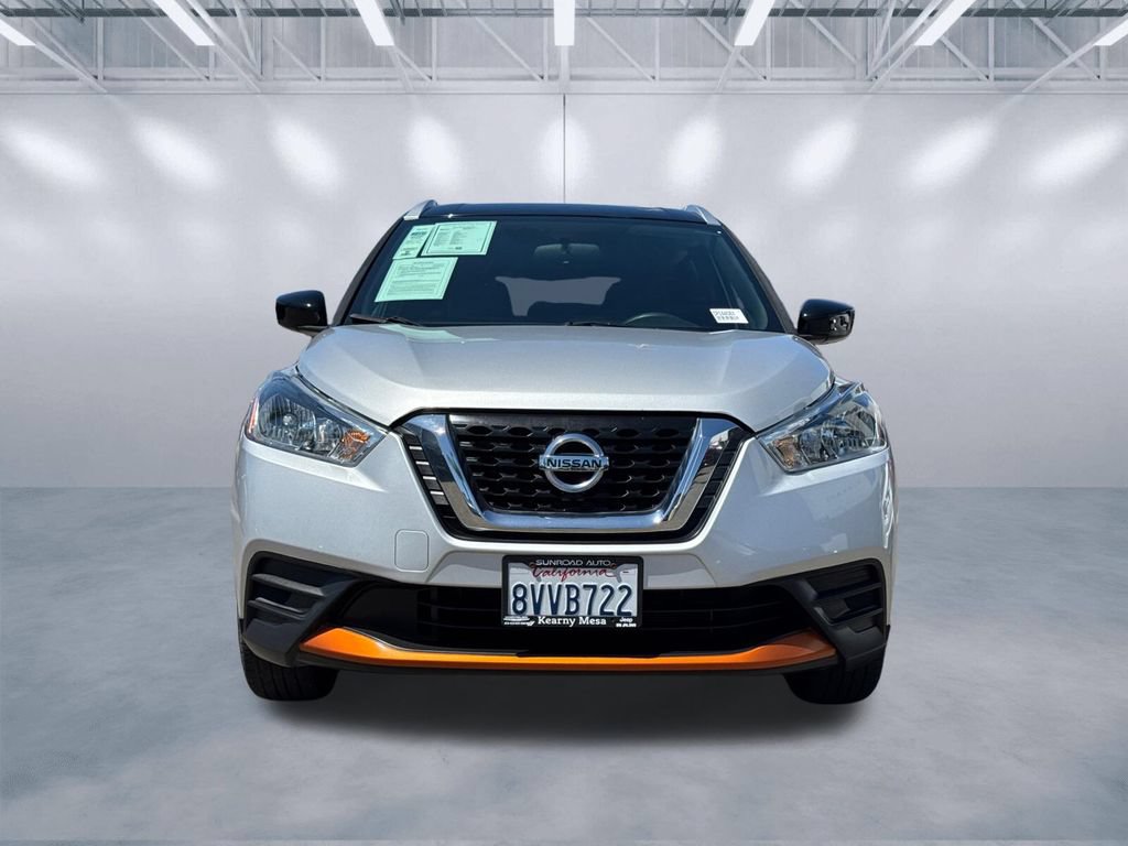 Used 2018 Nissan Kicks SV FWD image 2