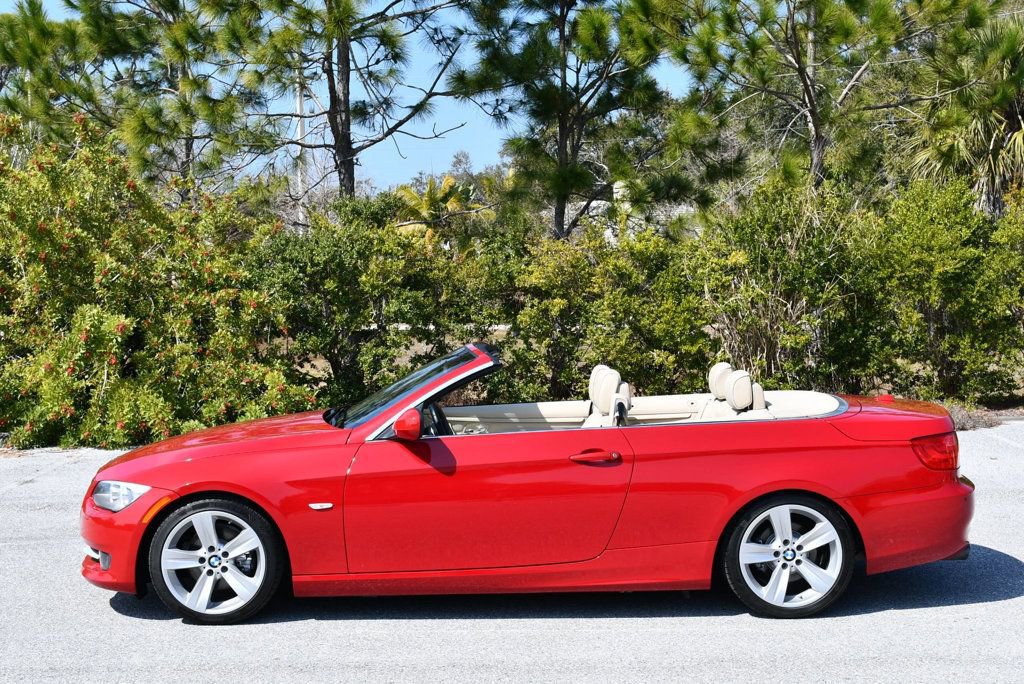 Used 2011 BMW 328i Convertible image 3