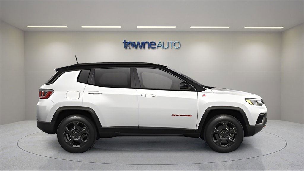 Used 2023 Jeep Compass Trailhawk image 9
