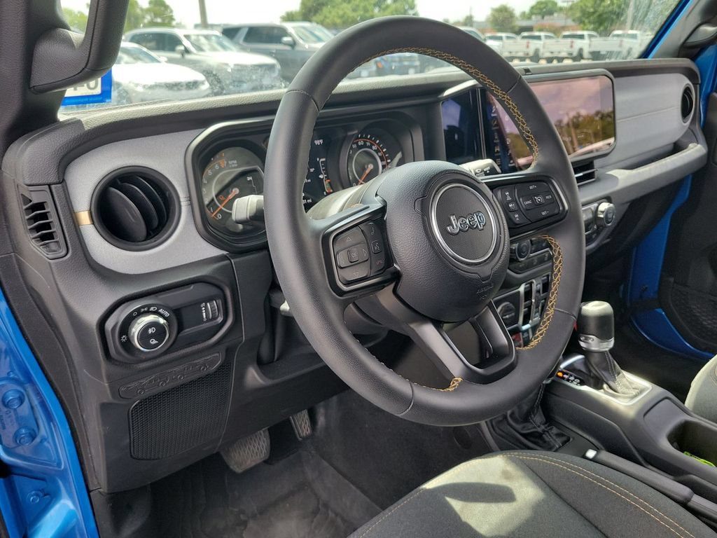 Used 2024 Jeep Gladiator Sport AWD/4WD image 10