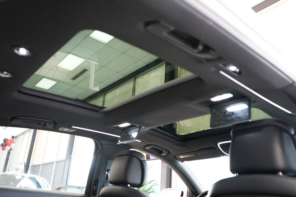 Used 2015 Audi A8 L TDI w/ Premium Package image 48