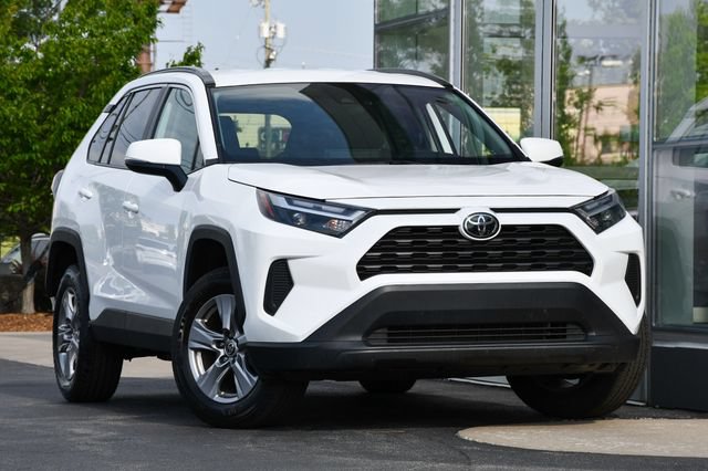 Used 2025 Toyota RAV4 XLE AWD/4WD image 4