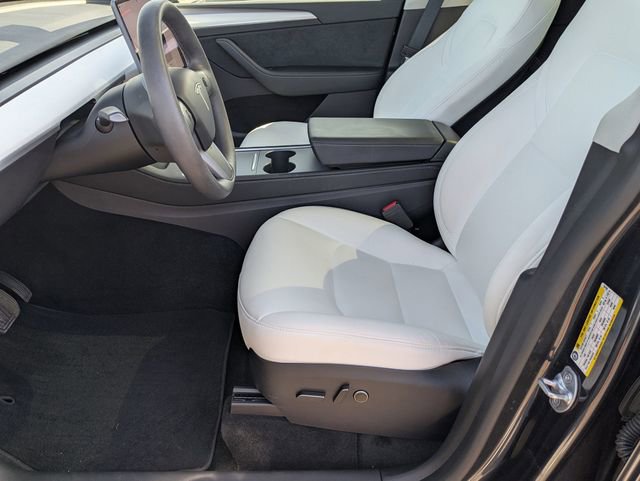 Used 2025 Tesla Model Y Long Range image 13