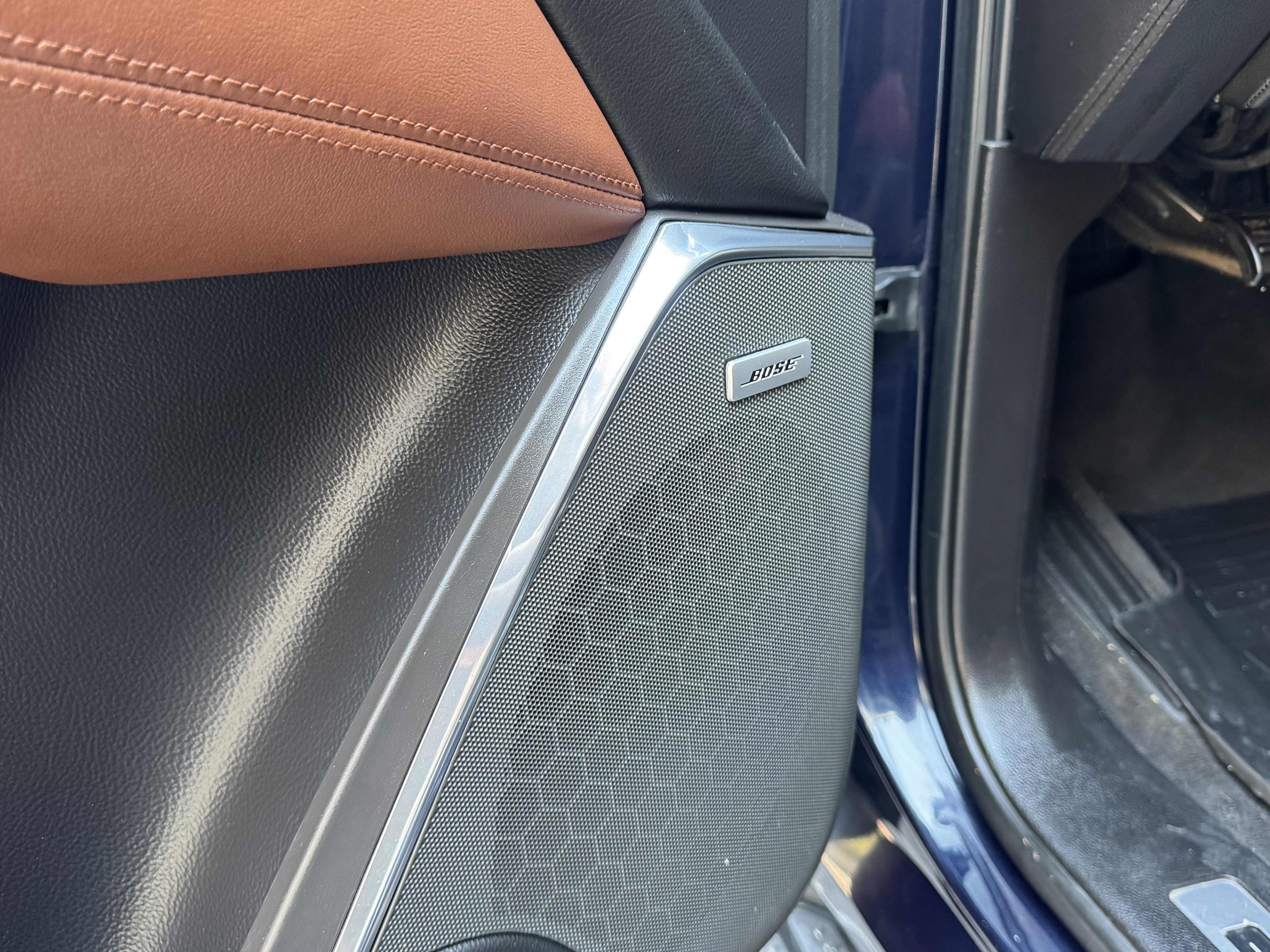 Used 2017 Cadillac Escalade ESV Luxury image 19