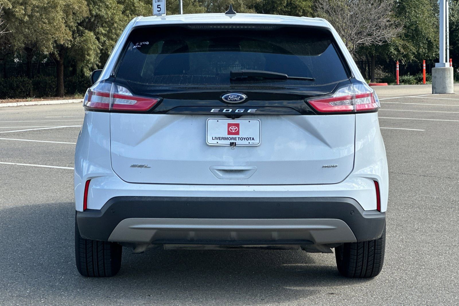 Used 2024 Ford Edge SEL image 5