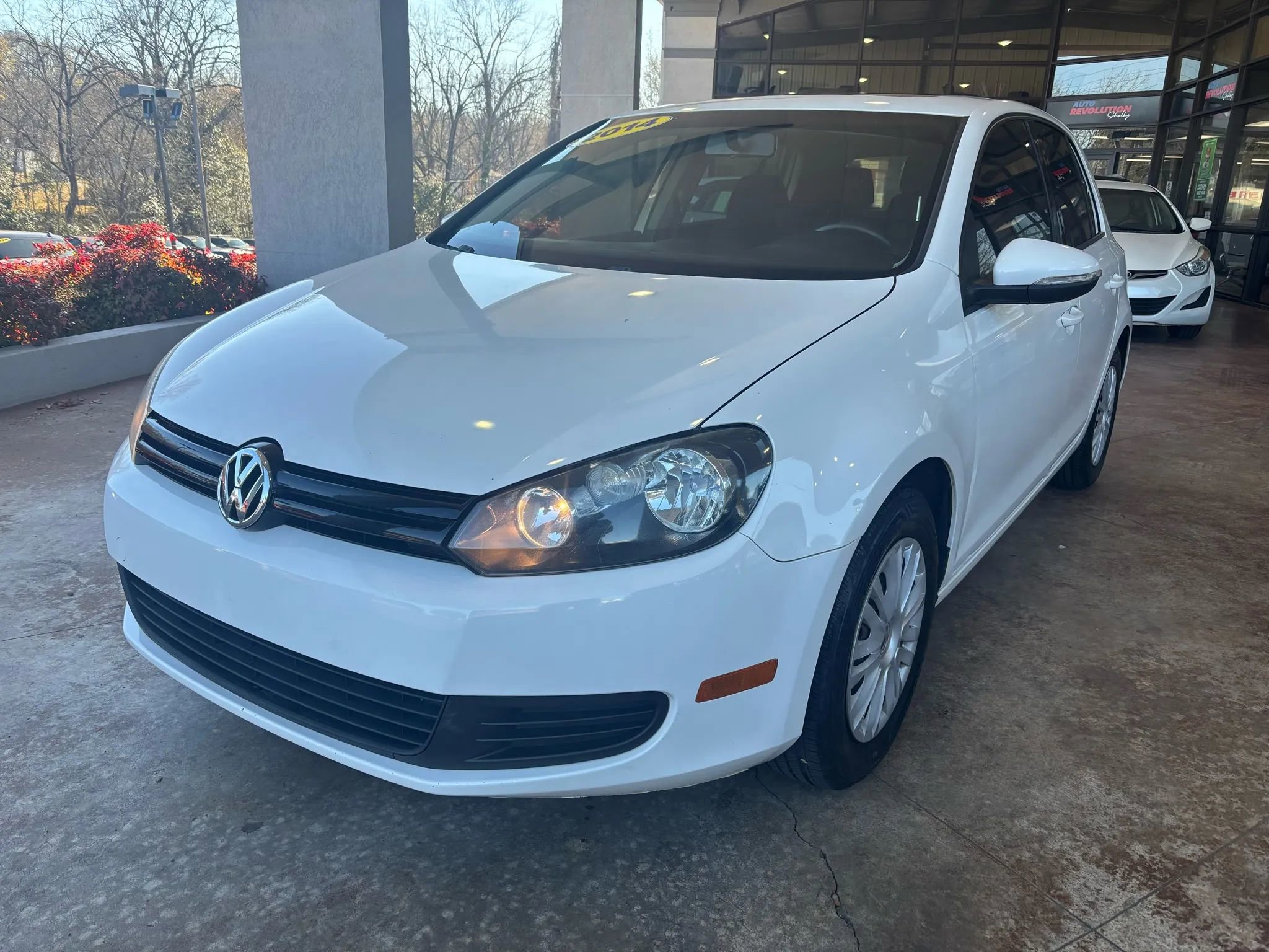 Used 2014 Volkswagen Golf 4-Door image 3
