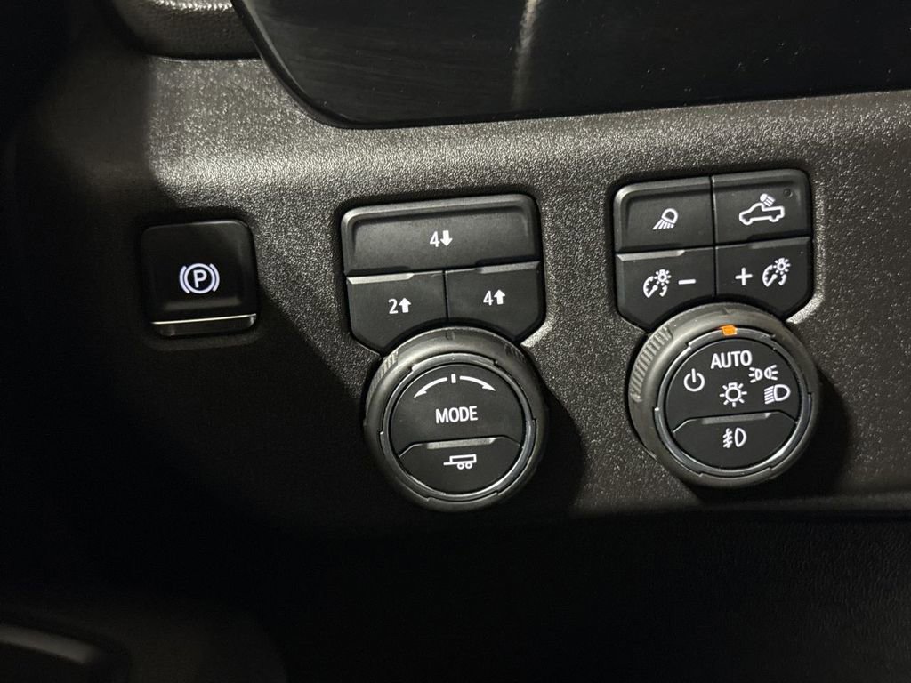 Used 2025 Chevrolet Silverado 2500 LT w/ Safety Package image 18