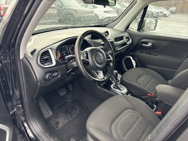 Used 2020 Jeep Renegade Latitude w/ Cold Weather Group image 14