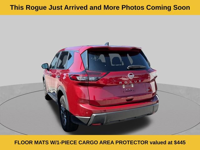 Used 2024 Nissan Rogue S AWD/4WD image 3