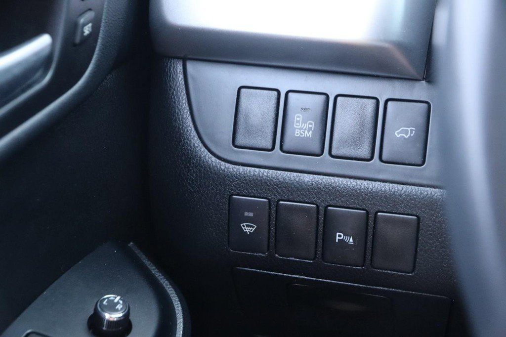 Used 2014 Toyota Highlander Limited AWD/4WD image 19