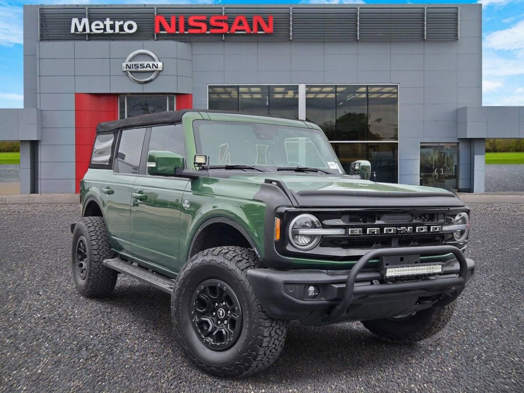 Used 2022 Ford Bronco Outer Banks w/ Sasquatch Package image 1
