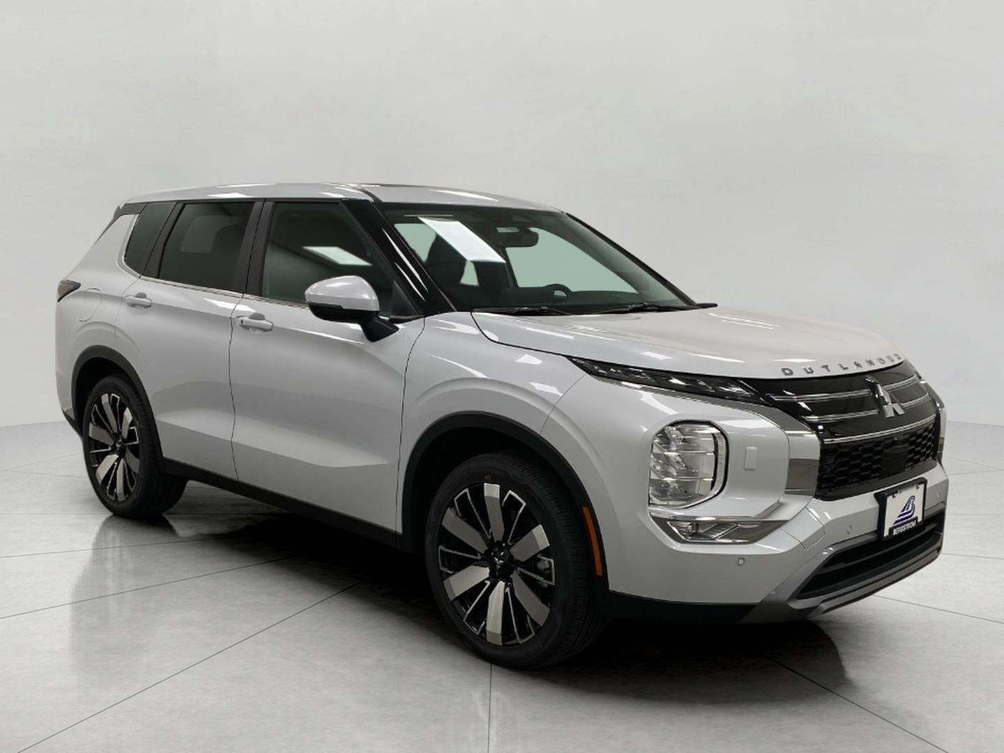 New 2026 Mitsubishi Outlander SE image 1