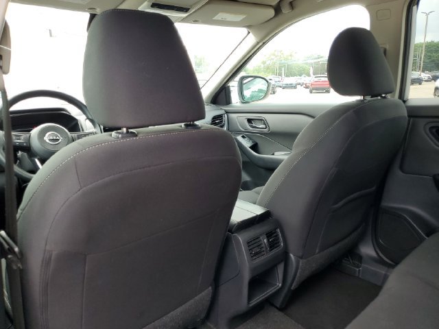 Used 2024 Nissan Rogue S AWD/4WD image 26
