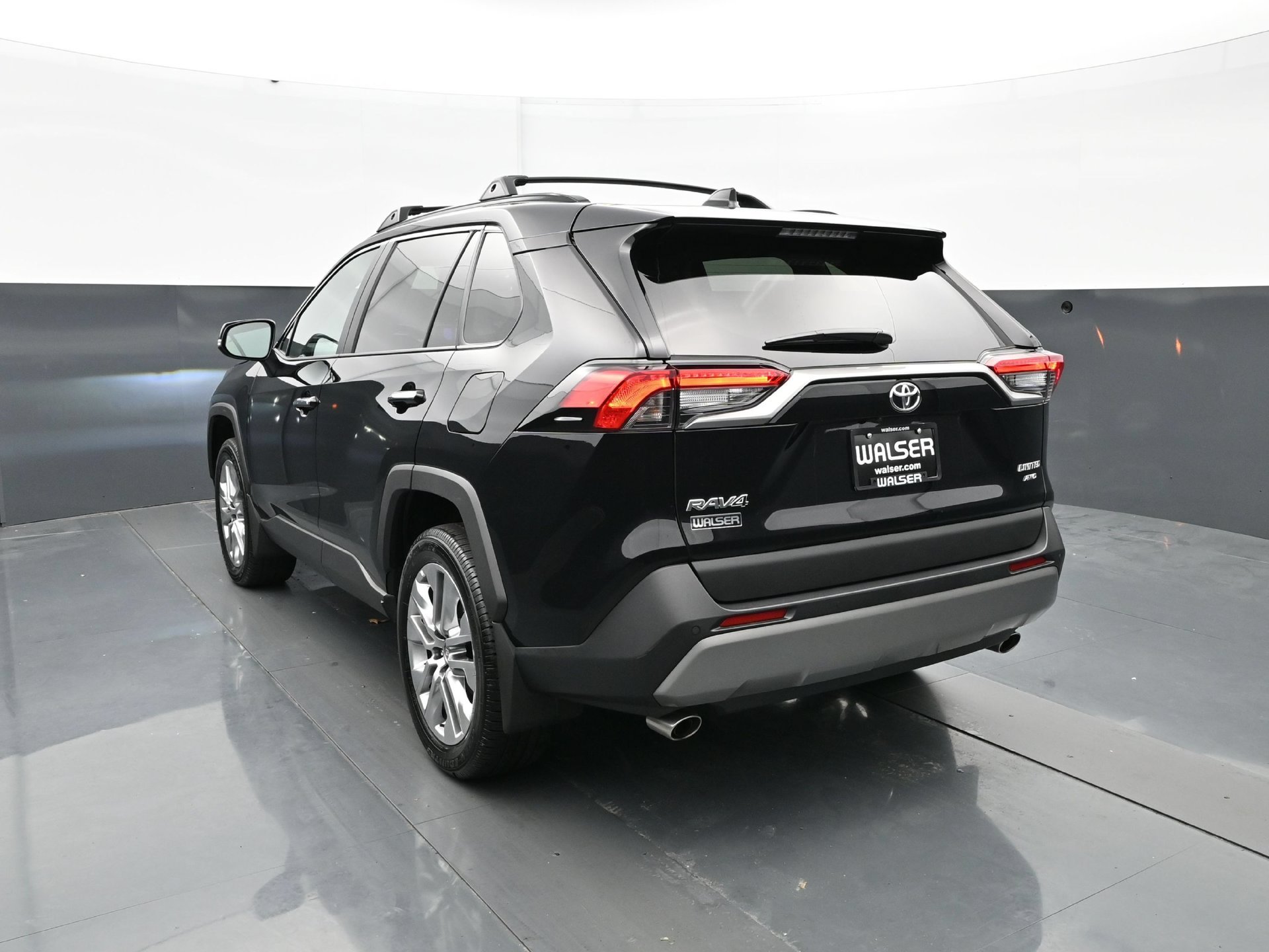 Used 2025 Toyota RAV4 Limited w/ Weather Package AWD/4WD image 4