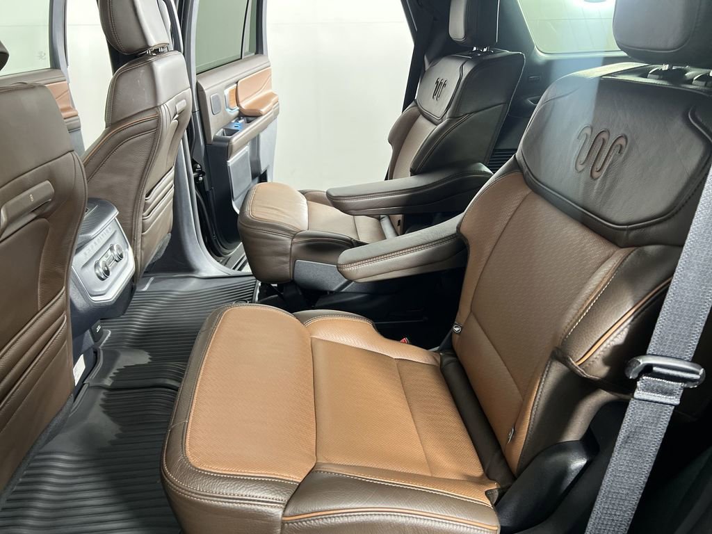 Used 2025 Ford Expedition King Ranch image 27