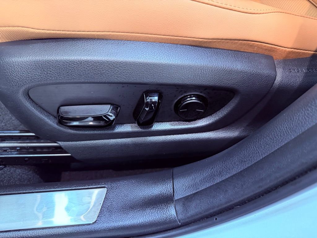 Certified 2025 Lexus UX 300h 300h DIGITAL KEY/CARPLAY/UNLIM image 20