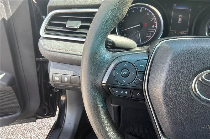 Used 2018 Toyota Camry LE FWD image 33