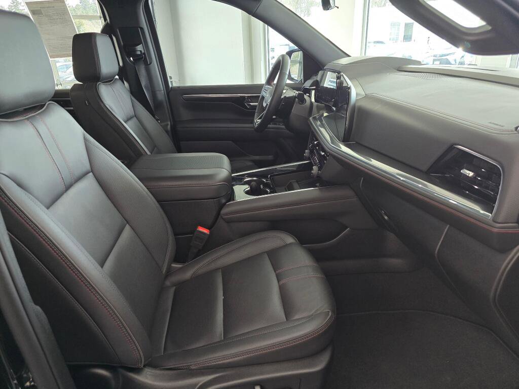 Used 2025 Chevrolet Tahoe RST w/ RST Performance Edition AWD/4WD image 45