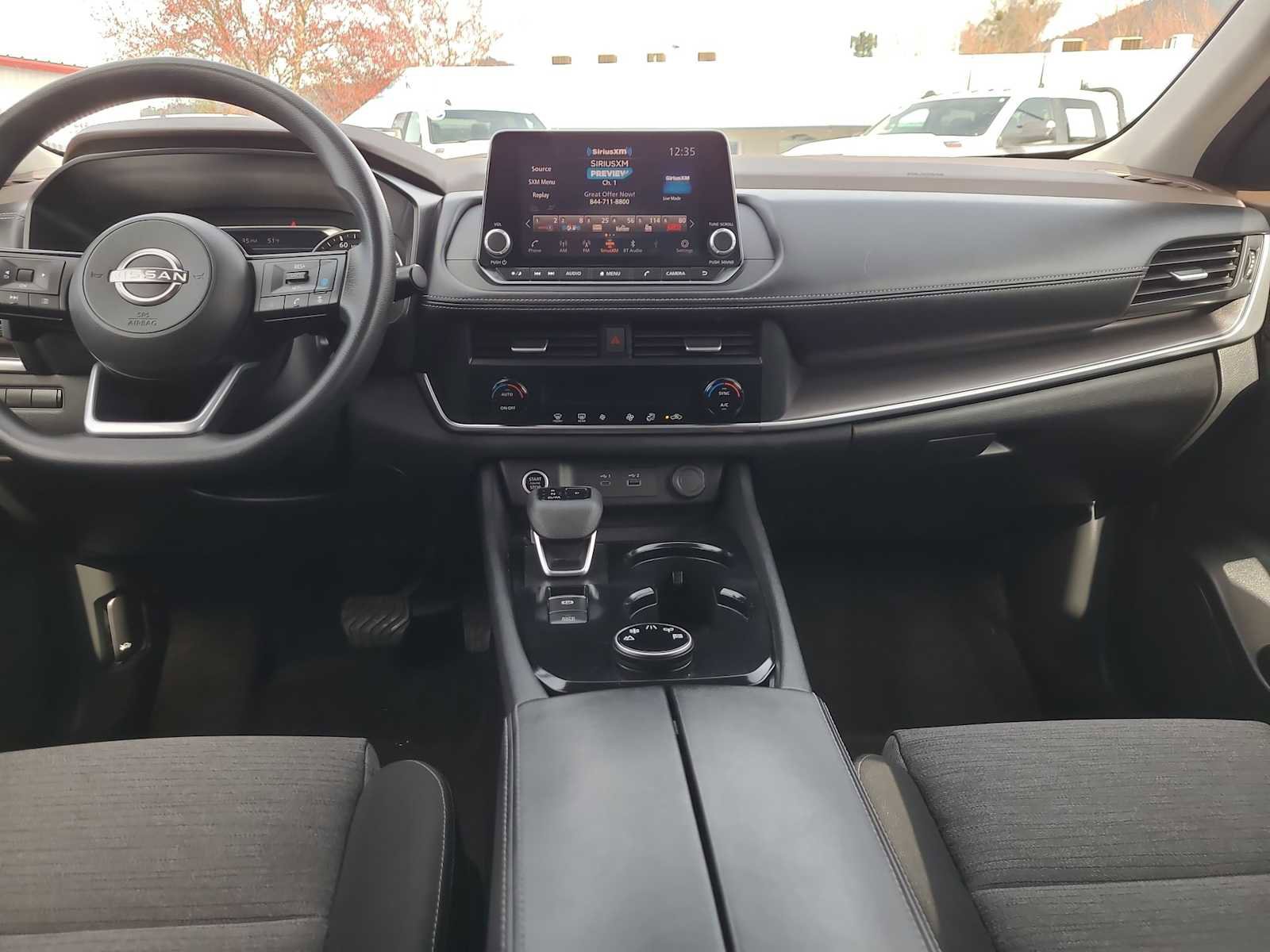 Used 2023 Nissan Rogue SV image 18