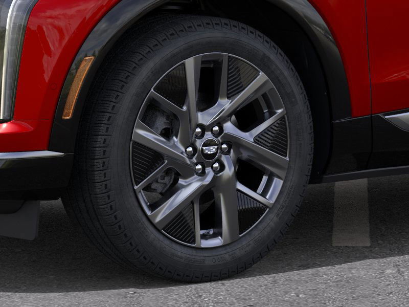 New 2025 Cadillac Optiq Luxury 2 image 9