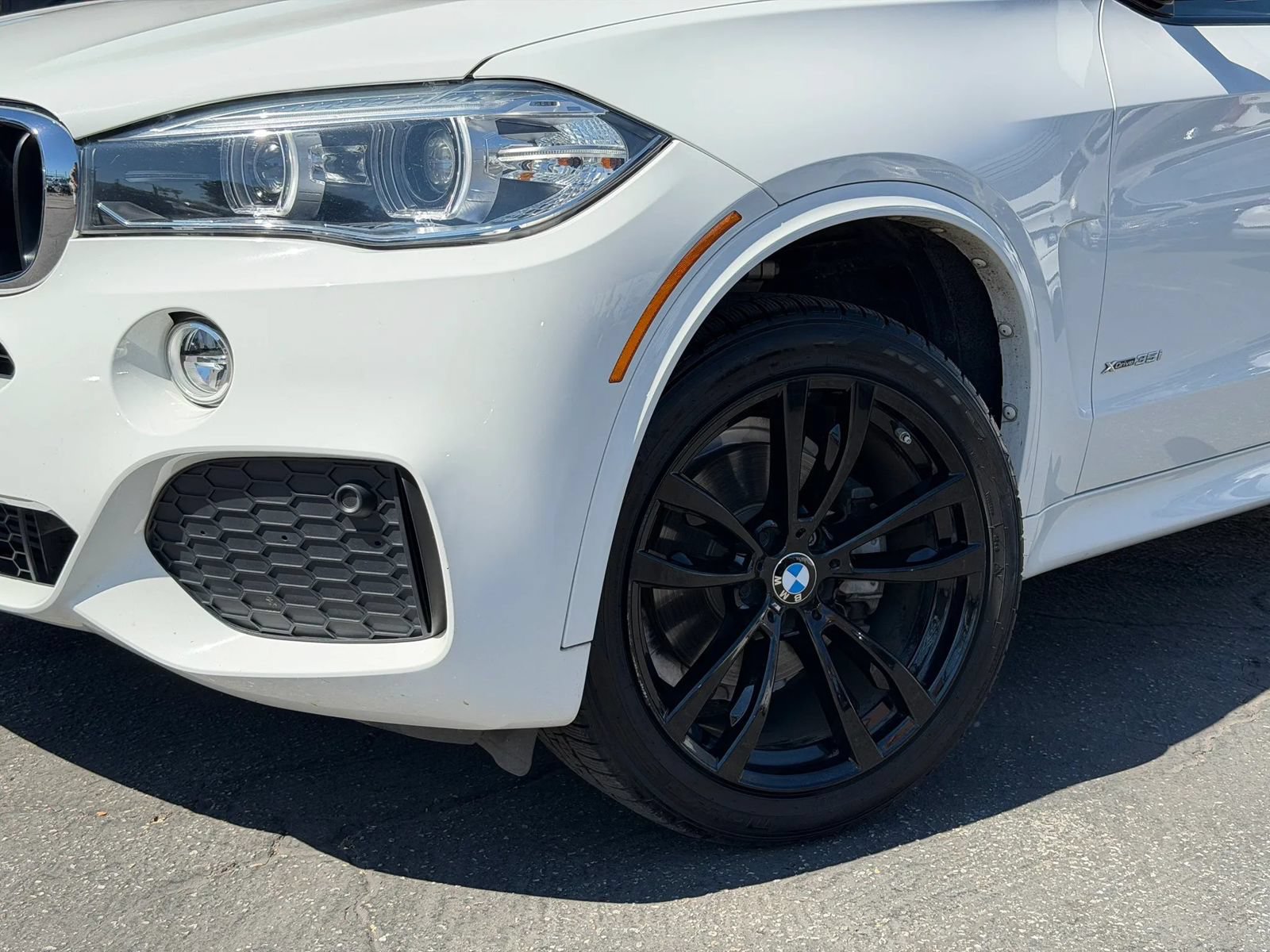 Used 2018 BMW X5 xDrive35i w/ M Sport Package AWD/4WD image 5