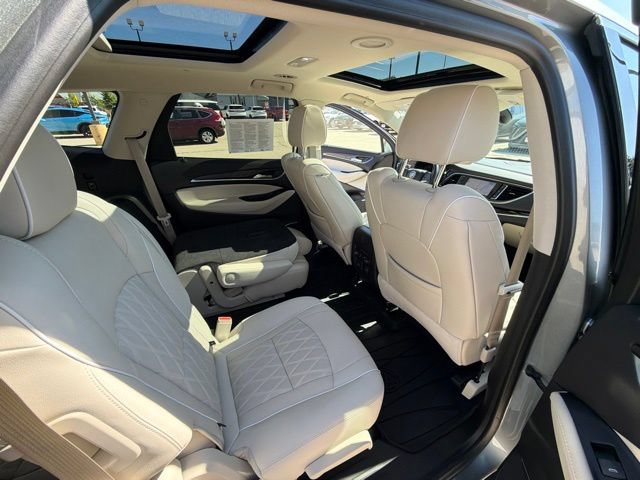 Used 2023 Buick Enclave Avenir w/ Avenir Technology Package AWD/4WD image 37